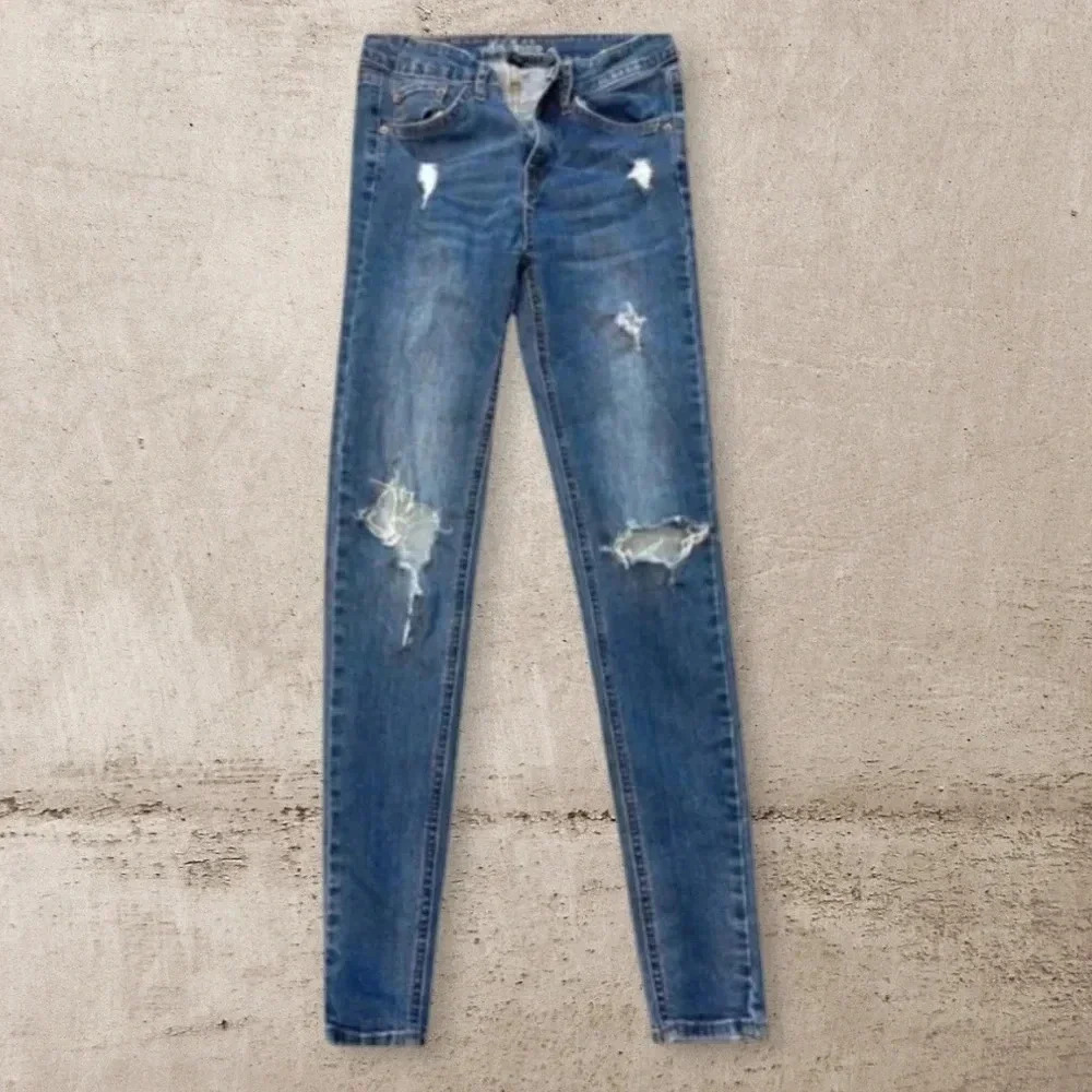 Bundle 3 or more Wild fable leggings size 2, distressed Jeggings.